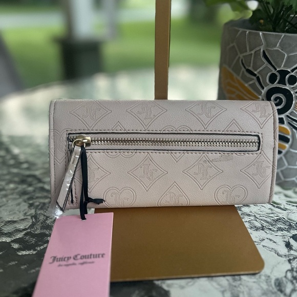 NWT-Juicy Couture Beige Embossed Wallet - Picture 4 of 5